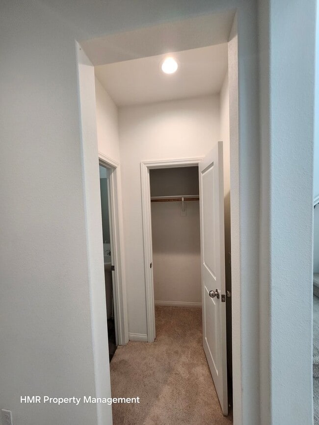 Photo - Beautiful two story 5 bedroom in ontario R...