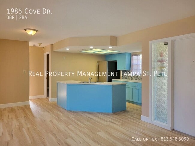 Photo - 1985 Cove Dr