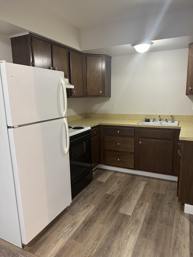 Photo - Worthington Court Apartments