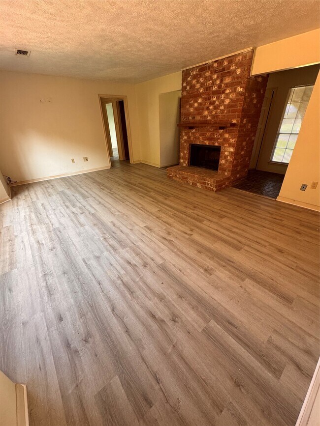 Photo - 3400 Coachman Dr