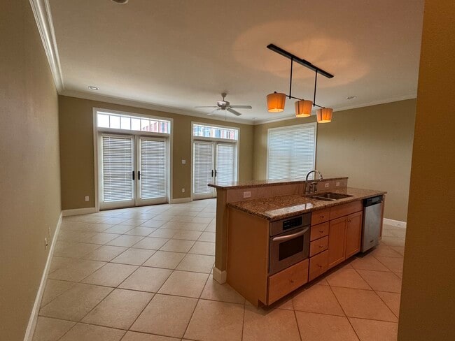 Photo - 415 E Romana St