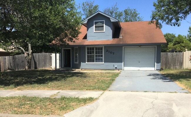 Photo - 2107 Dickens Dr House