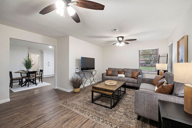 Photo - 1606 E Fayle Ave