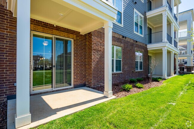 1BR, 1BA - Thompson - 785SF - Patio