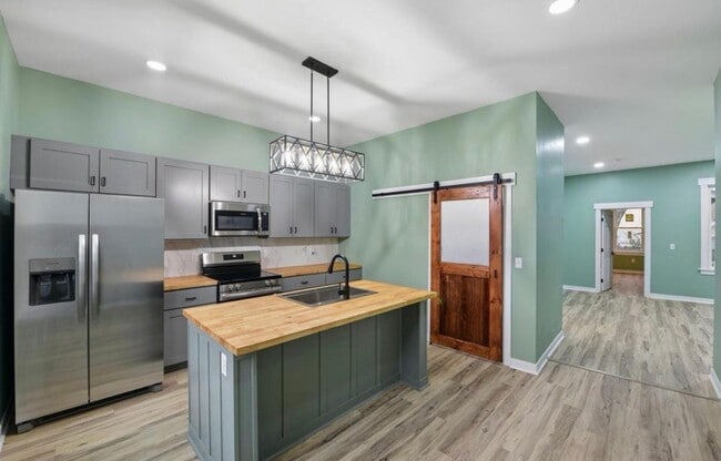 Photo - 139 5th Ave