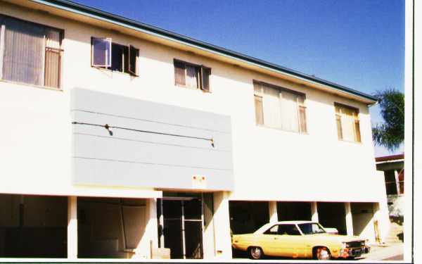 809 Flora Dr