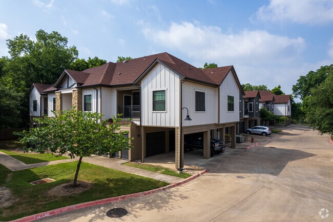 Building Photo - Waller Creekside Rental