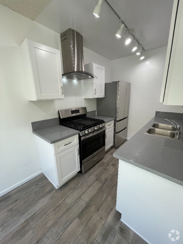 Building Photo - 1333 9th St Rental