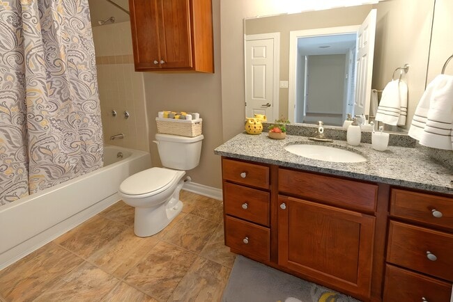 Photo - Country Club Manor