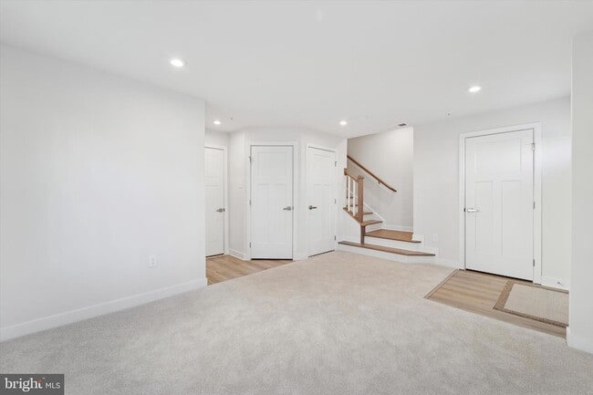 Photo - 208 River Birch Wy