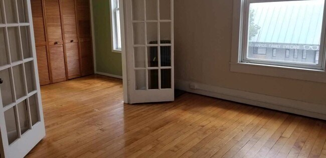 Photo - 210 S Michigan Ave Unit B