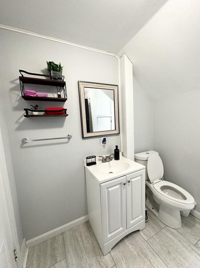 Photo - 8 Piersons Ln Unit 2 bedroom apartment