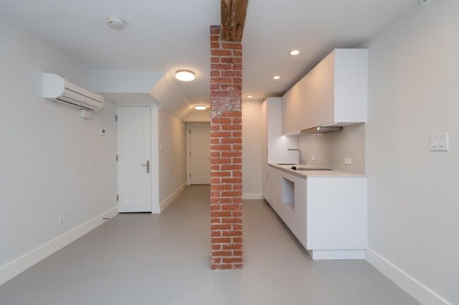 Building Photo - 462 Massachusetts Ave Unit 3 Rental