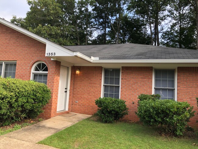 Auburn Rental