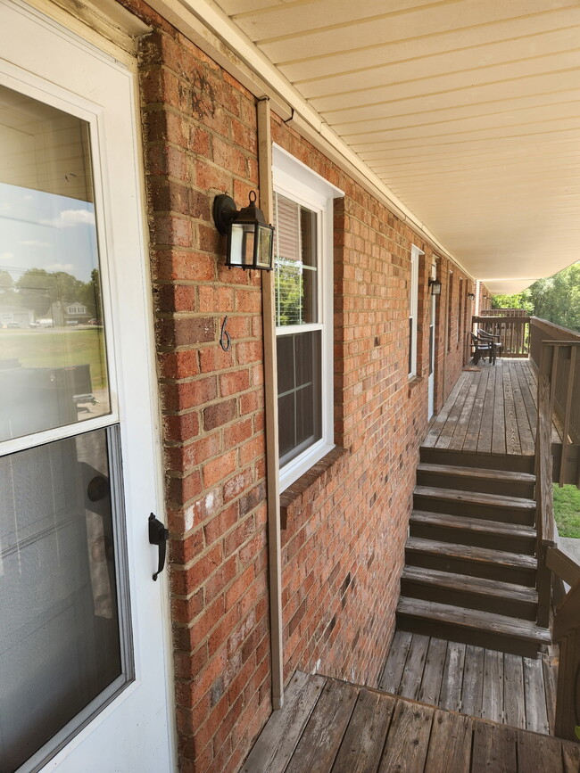 Photo - 103 Wildhurst Ave NE