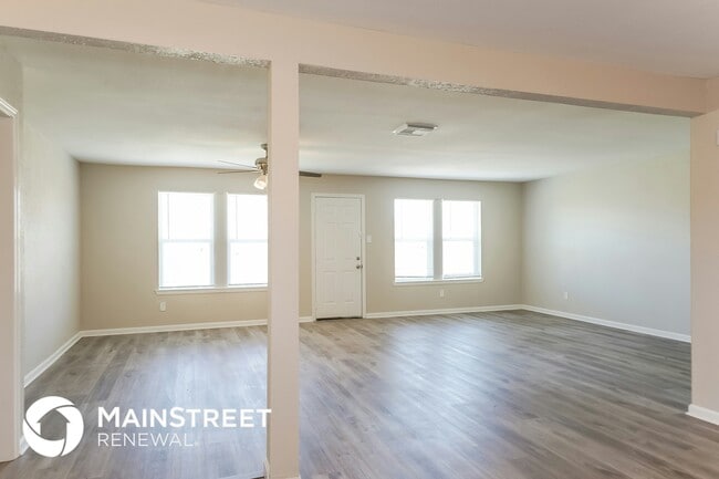 Photo - 1214 Twining Oaks Ln