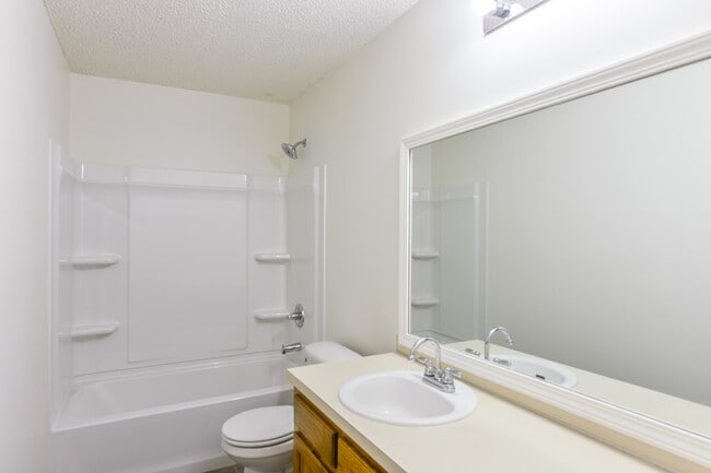 Photo - 101 Adirondack Ln