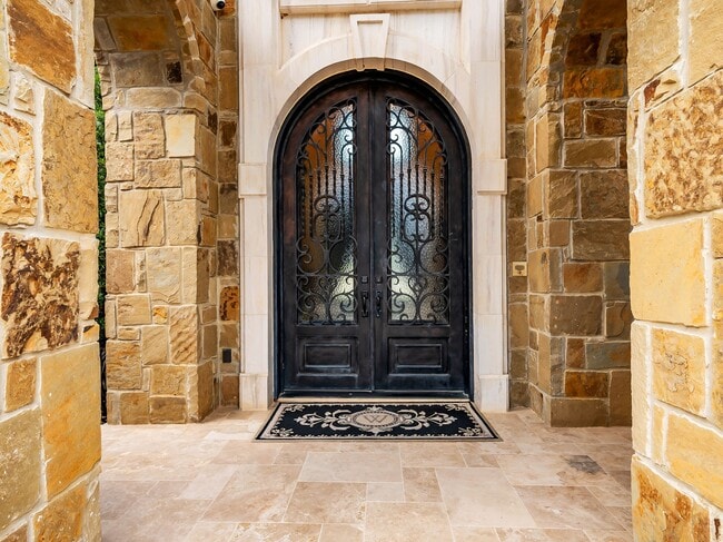 Photo - 202 Wellesley Loop