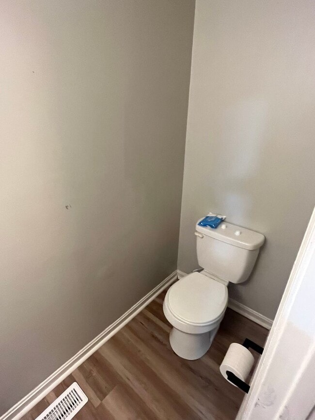 Photo - Beautifully renovated 3 bedroom house!