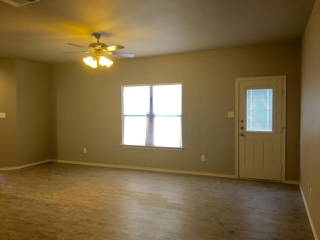 Photo - 1105 Preston Trails Unit B