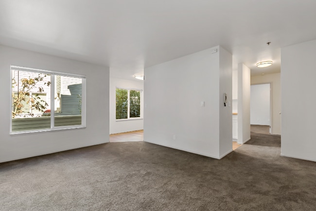 Photo - 12054 Roosevelt Way NE Unit RHI A202