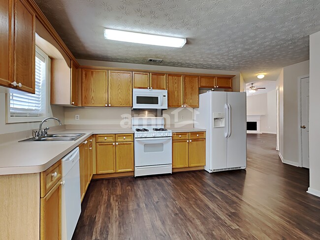 Photo - 1552 Armende Cir