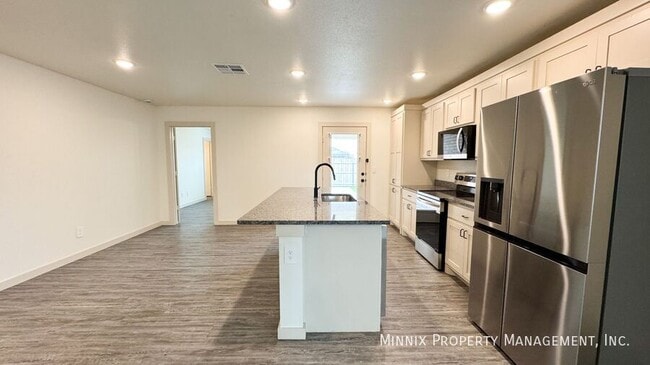 Photo - 7729 Date Ave