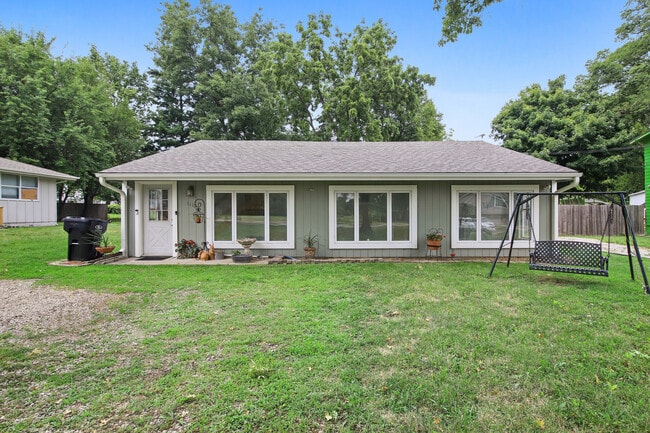 Photo - 1110 E Walnut St