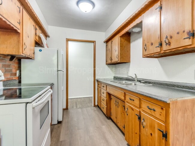 Photo - 219 Boston St