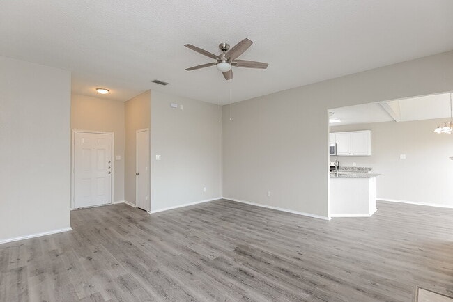 Photo - 930 Morgan Dr