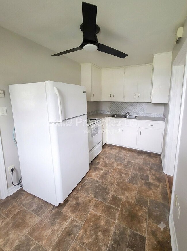 Photo - 401 W 1st St Unidad A