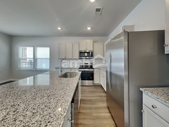 Photo - 3980 Zepelin Wy