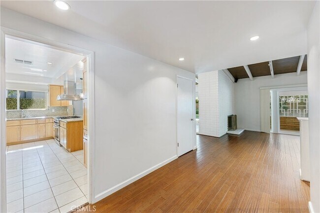 Photo - 22951 Austin St
