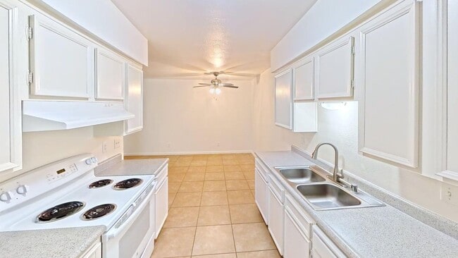Kitchen/Dining