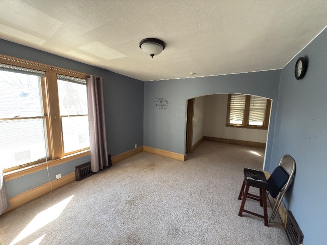 Building Photo - 114 S 74th St