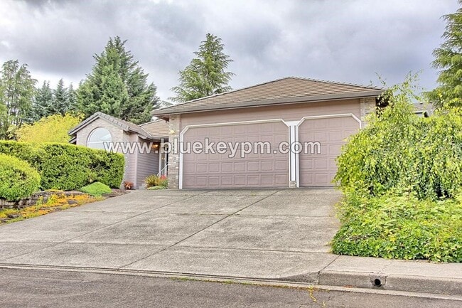 4 Bed, 2 Bath Home on a Cul-de-sac in Lake... - 4 Bed, 2 Bath Home on a Cul-de-sac in Lake...