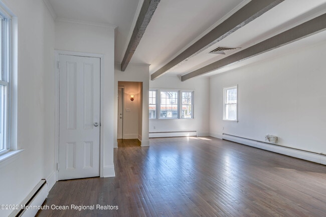 Photo - 109 E River Rd