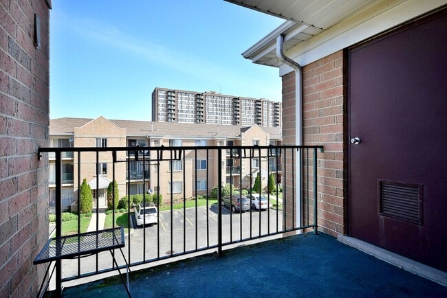 Photo - 5351 N East River Rd Unit 203