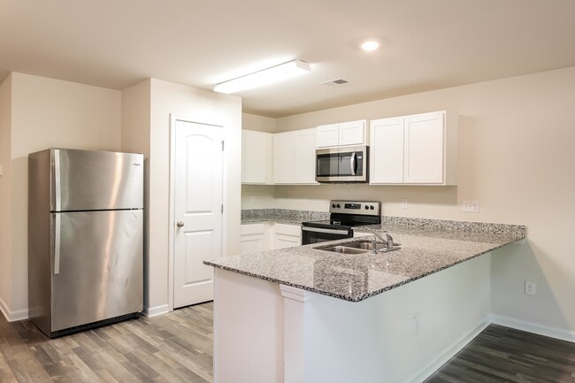 Photo - 161 Queens Cir