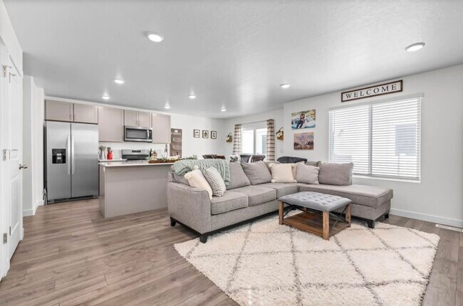 Photo - 1116 E Waterway Ln