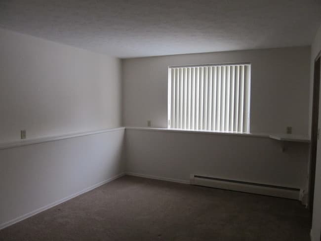 Lakewood Manor Apartments
