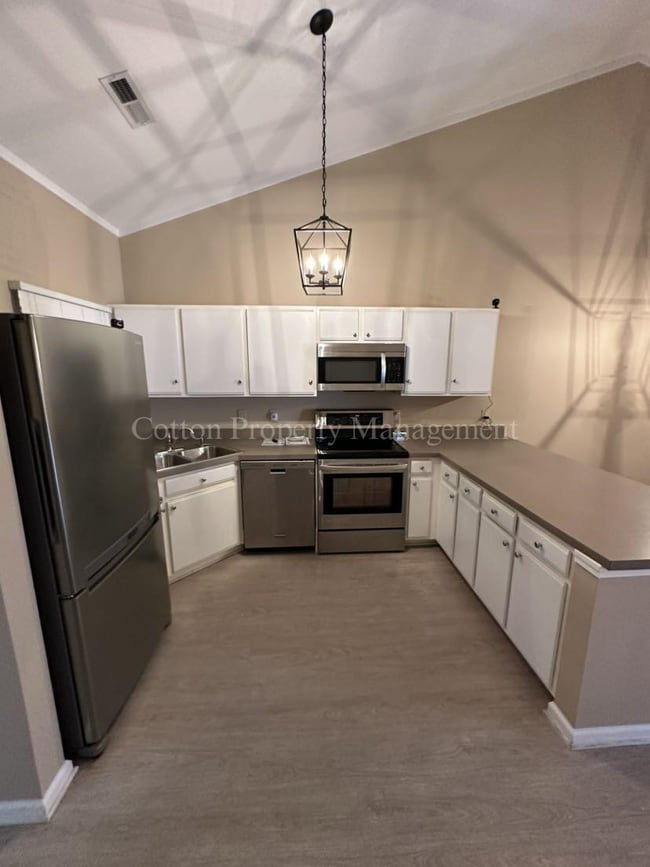 Photo - 207 Hibiscus Way