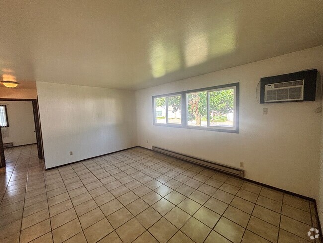Building Photo - 1728 La Cres St Unit 49 Rental