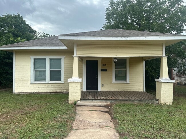 Photo - 2 bed 1 bath; AVAILABLE NOW!