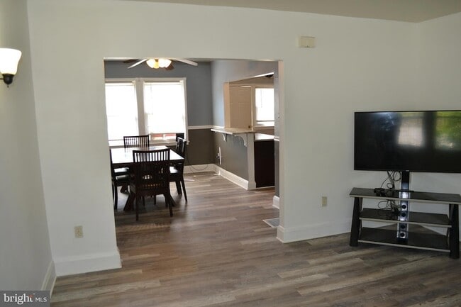 Photo - 5153 Frederick Ave