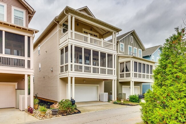 Photo - Gorgeous 4 bedroom 3.5 bath home in Riverwalk of Rock Hill!