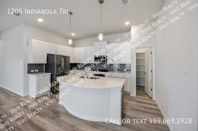 Photo - 1205 Indianola Trl