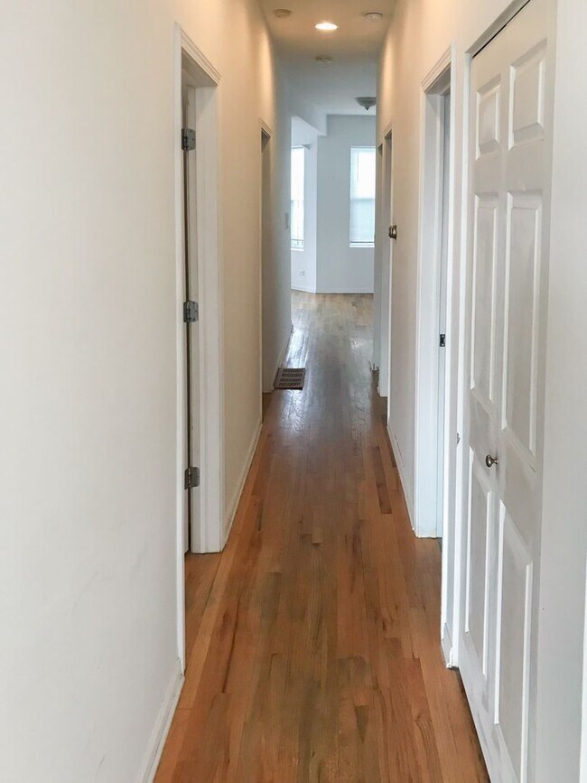 Photo - 1022 N Damen Ave Unit 10