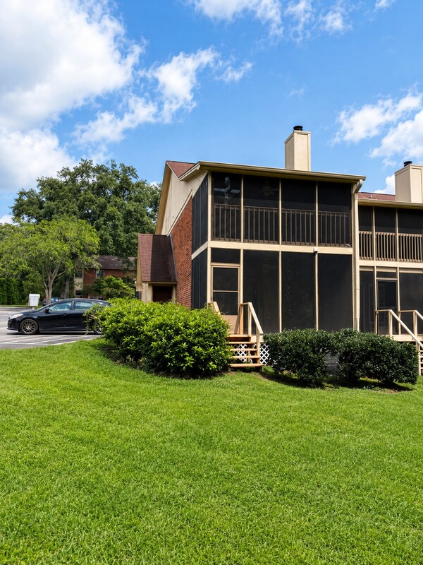 Photo - 3207 Shamrock St E