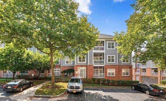 Building Photo - 9119 Groffs Mill Dr Unit 9119